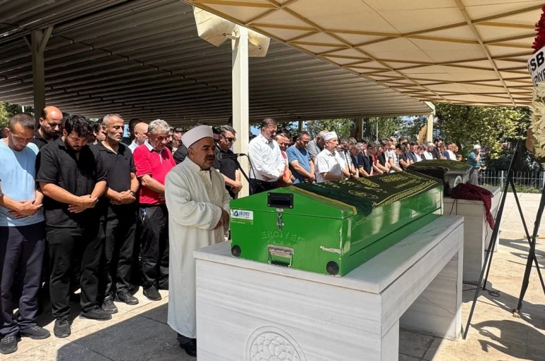 Boğularak hayatını kaybeden hakem Hakan Ergin son yolculuğuna uğurlandı