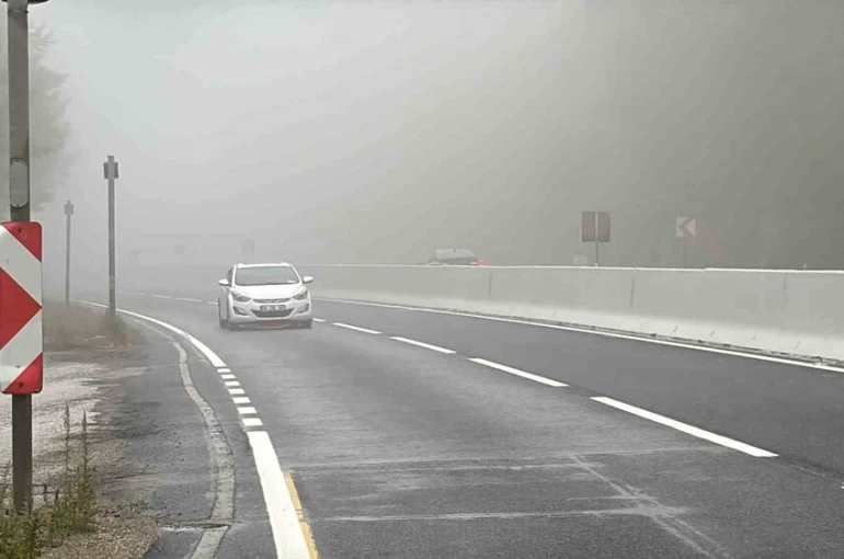 Bolu Dağı’nda sis etkili oluyor: Görüş mesafesi 30 metre