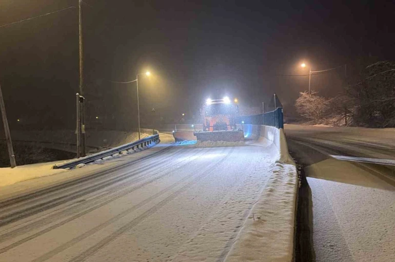 Bolu Dağı’nda yoğun kar yağışı: Karla mücadele sürüyor 