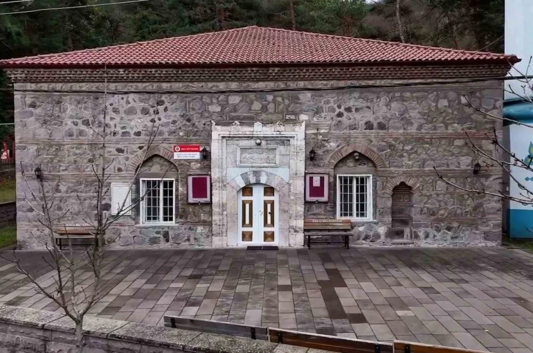 Bolu’da 500 yıllık cami, ilk günkü ihtişamını koruyor 