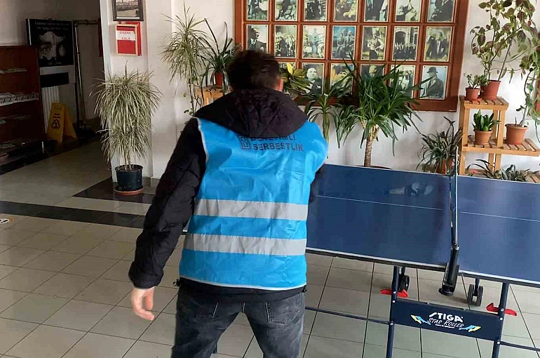 Bolu’da denetimli serbestlik yükümlüleri okulları temizledi 