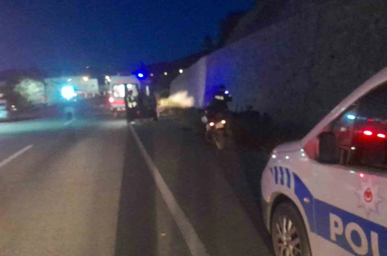 Bolu’da emniyet şeridinde otomobilin çarptığı adam hayatını kaybetti