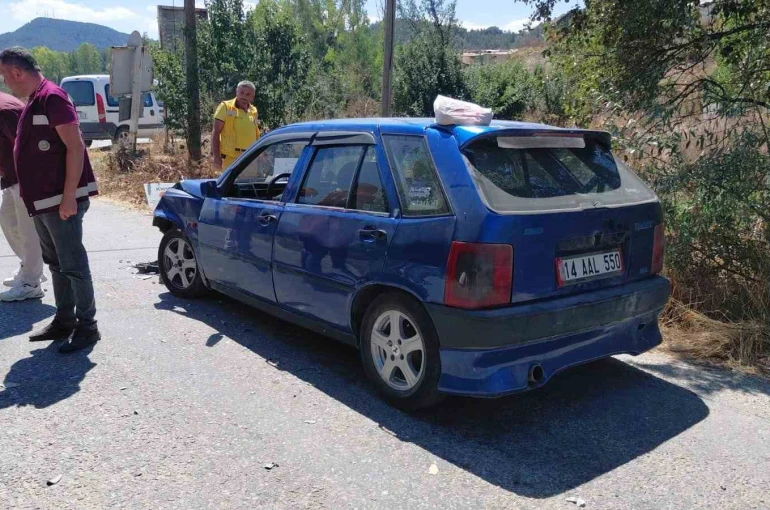 Bolu’da otomobille çarpışan motosikletin sürücüsü yaralandı