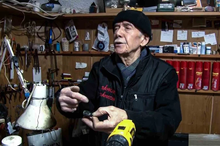 Bolulu altın ustası, 69 yıldır 20 metrekarede altına hayat veriyor 