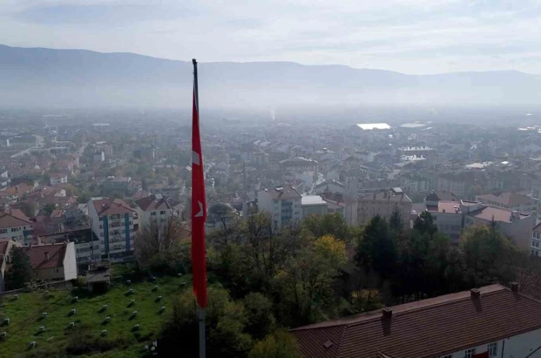 Bolu’yu sis tabakası kapladı 