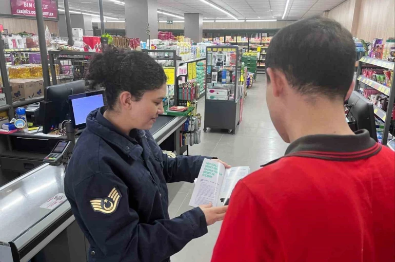 Bolvadin’de jandarma vatandaşlara kadına şiddetle mücadeleyi anlattı 