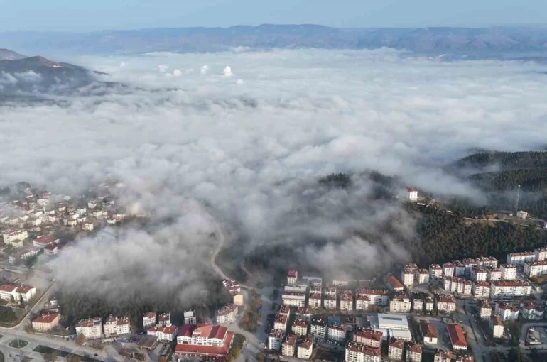 Boyabat güne sis perdesiyle uyandı