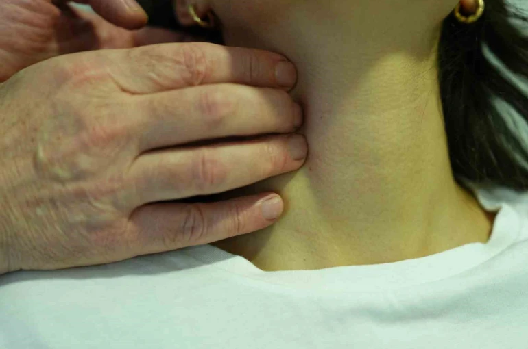 Boynunuzdaki şişliği göz ardı etmeyin 