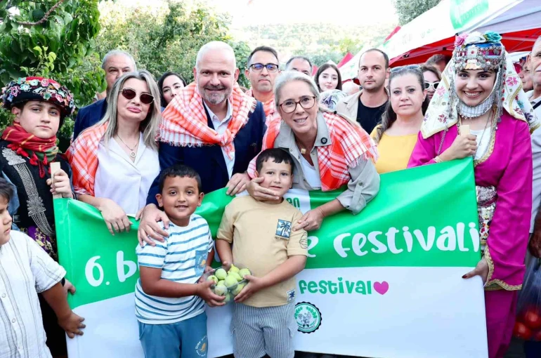 Bozalan İncir Festivali, renkli görüntülere sahne oldu 