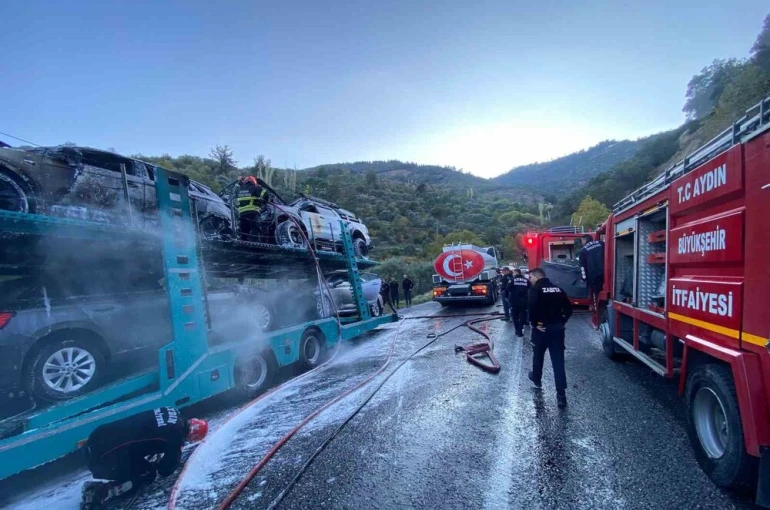 Bozdoğan’da araç yüklü tırda yangın: Araçlar kullanılamaz hale geldi