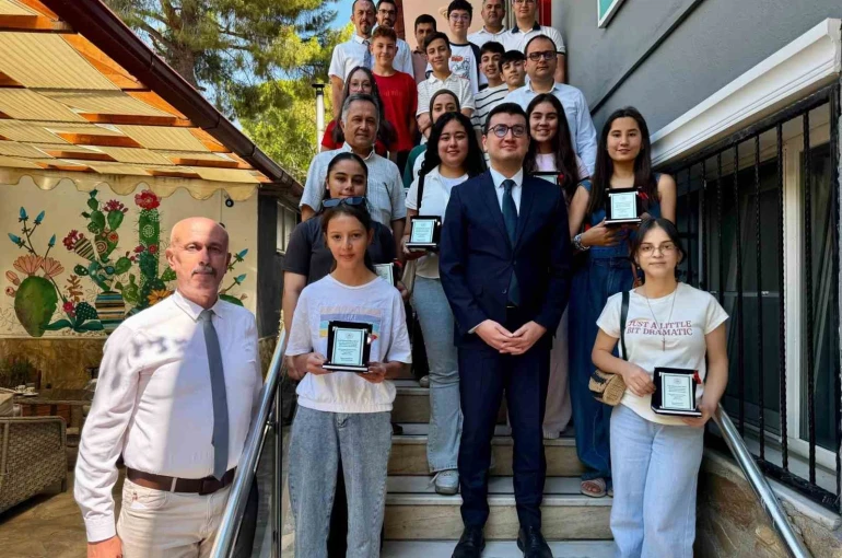 Bozdoğan’da LGS başarısı gösteren öğrenciler ödüllendirildi