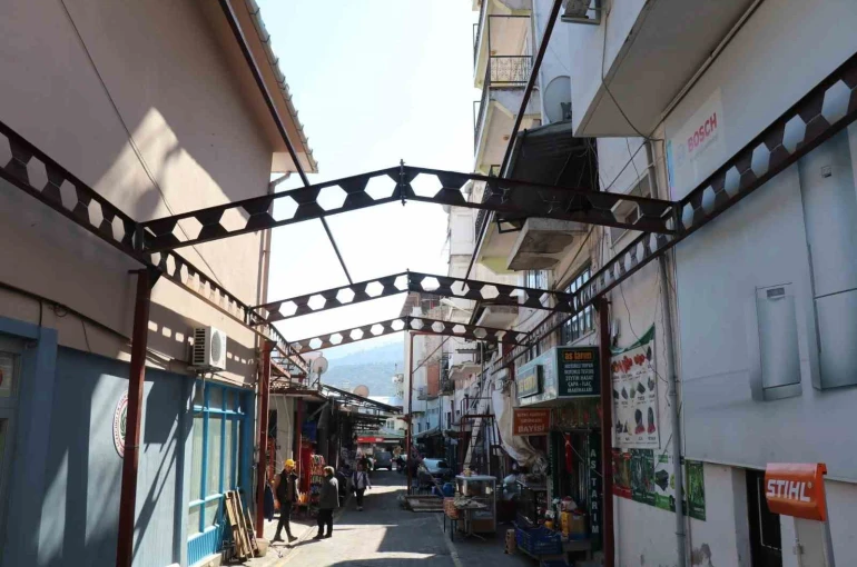 Bozdoğan’da Simit Pazarı Sokağı geçici olarak araç trafiğine kapatıldı