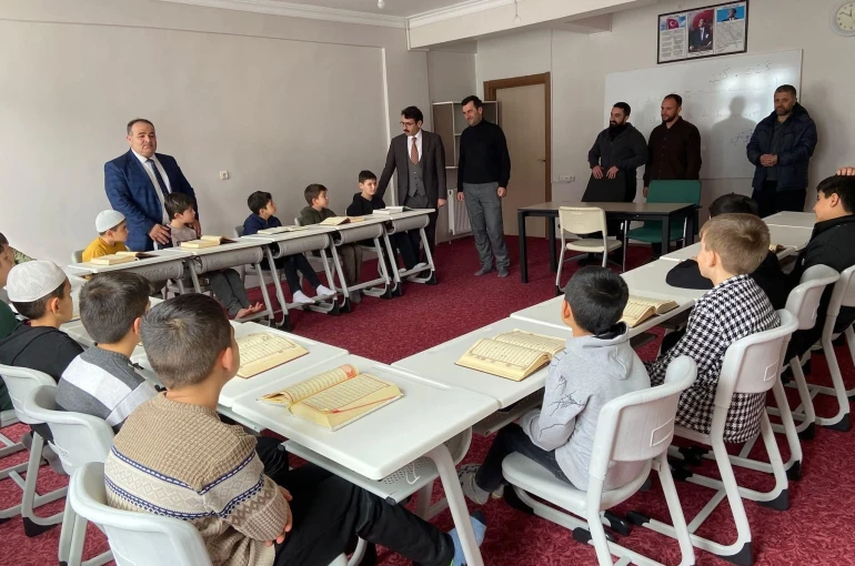 Bozkır'da "Gençliğe Değer Ara Dönem Eğitim Kampı" sona erdi