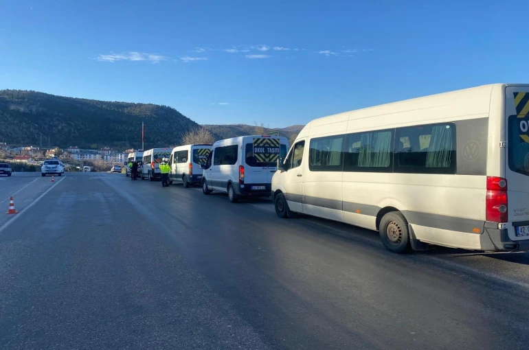 Bozkır’da okul servislerine denetim