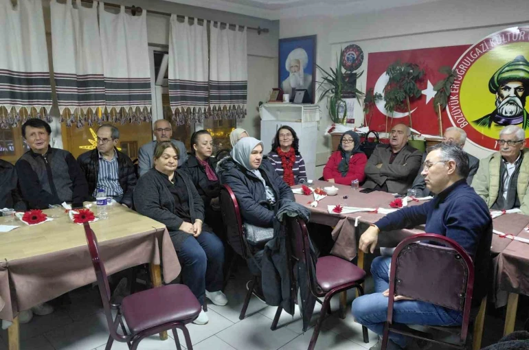 Bozüyük Ertuğrulgazi Derneğinde Öğretmen Günü programı düzenlendi 