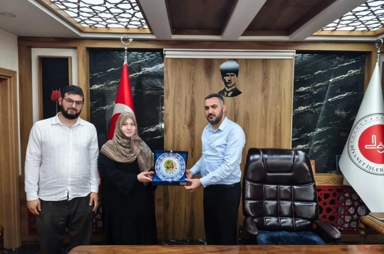 Bozüyük’te Hafızlık Kur’an Kursu öğreticisi Türkiye finaline katılma başarısı elde etti 