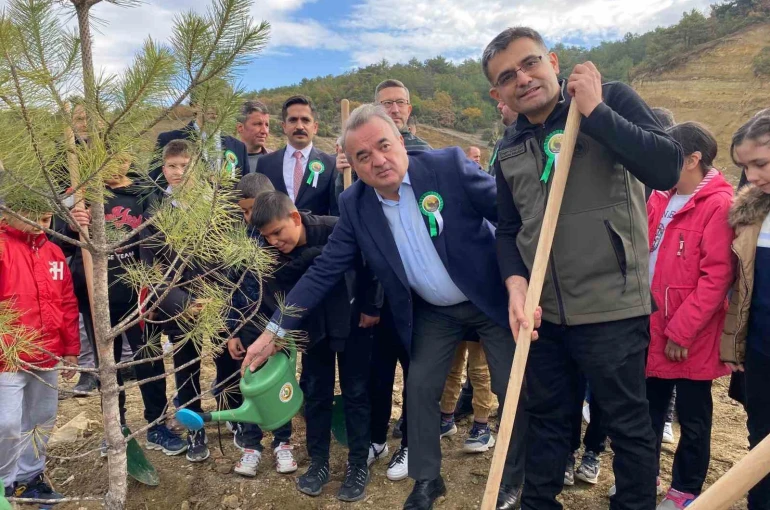 Bozüyük’te yeşil vatanın yeni fertleri toprakla buluştu