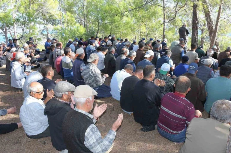 Bozyazı’da asırlık ’yağmur duası’ geleneği bu yıl da devam etti 