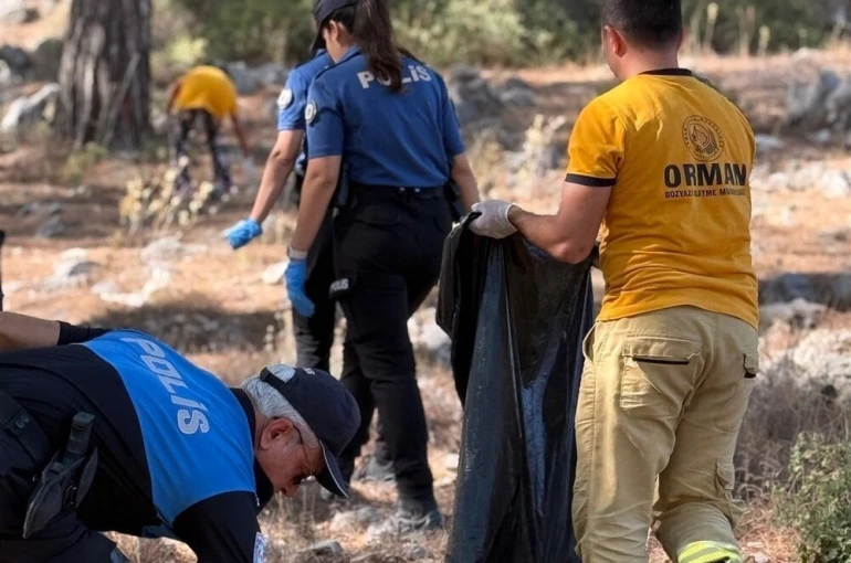 Bozyazı’da çöp toplama etkinliği düzenlendi 