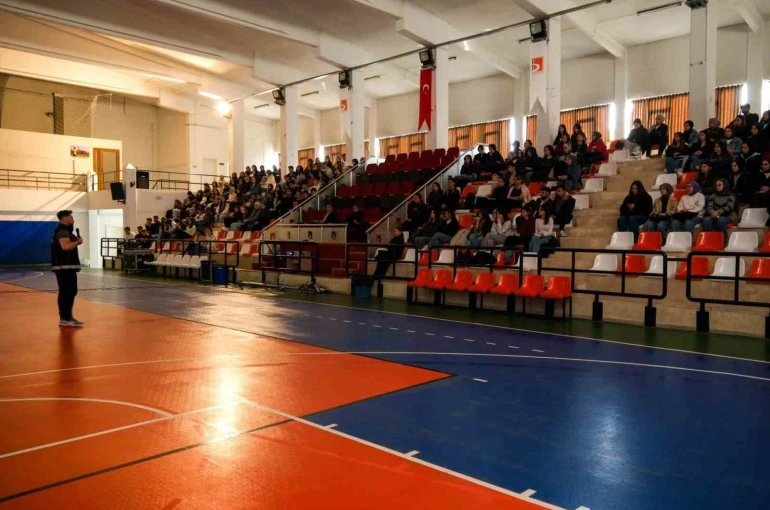 BŞEÜ’de "En İyi Narkotik Polisi Anne" projesi eğitimi düzenlendi