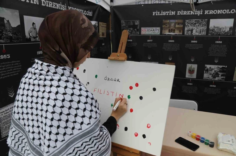 BTÜ öğrencileri Filistin için nöbette 