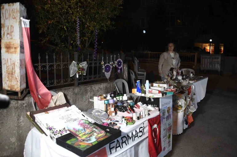 Bu sokakta eğlence ve alışveriş bir arada 