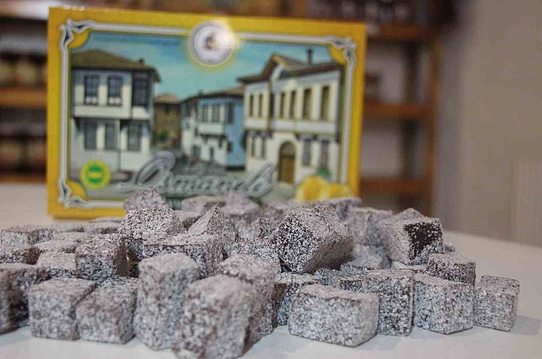 Bu tesiste günde 10 bin adet ayva ve nar lokumu üretiliyor 