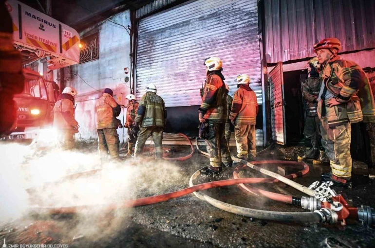 Buca’da mobilya atölyesinde yangın 