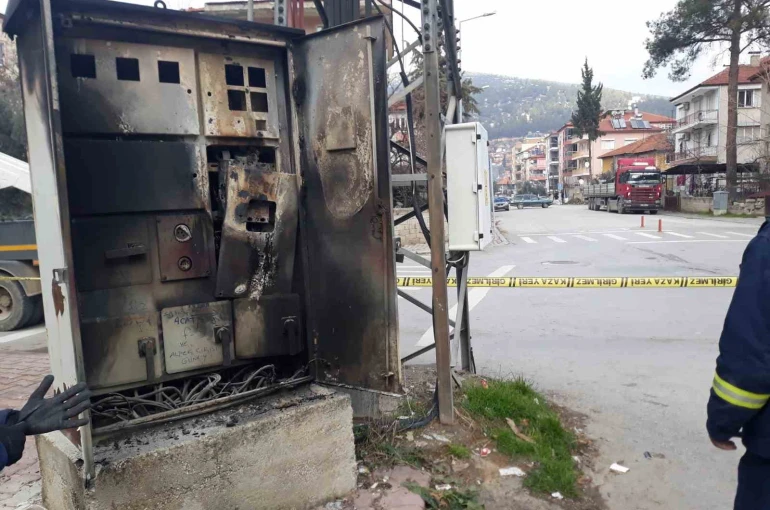 Bucak’ta trafo yangını korkuttu 