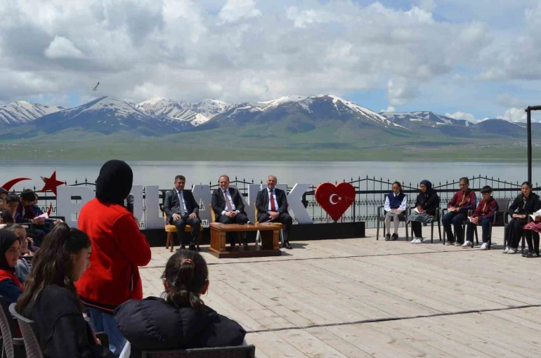 Bulanık’ta "Son Ayı" mesaisi: Kaymakam Koşansu öğrencilerle söyleşide buluştu 