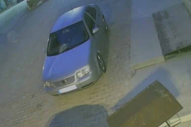 Buldan’da ağaçlar devrildi, bacalar uçtu