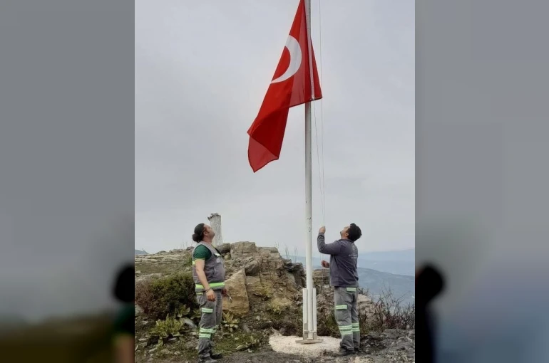 Buldan’ın 45 mahallesi ay yıldızlı bayraklarla donatılıyor 