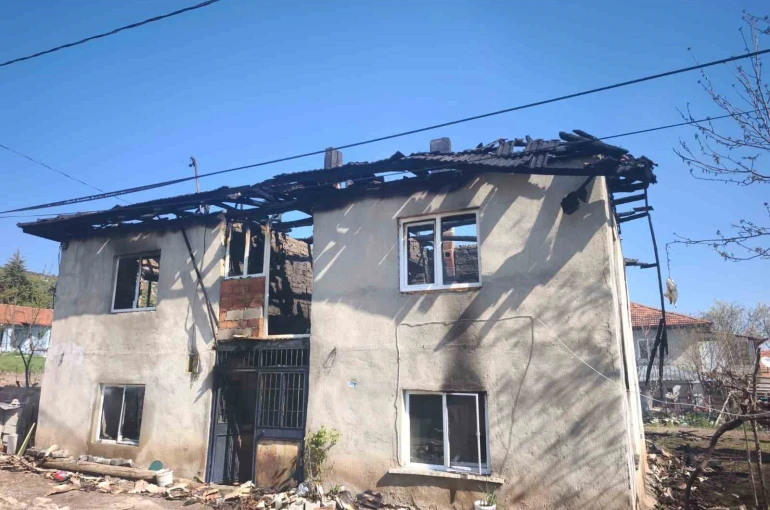 Burdur’da evde yangın paniği 