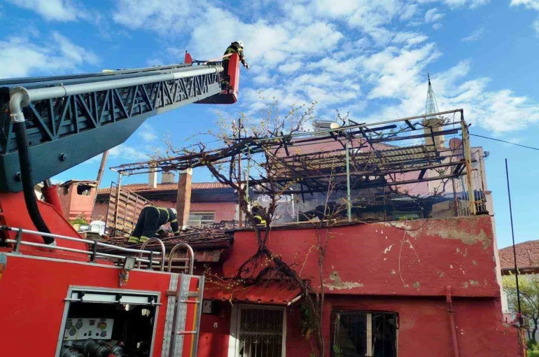 Burdur’da müstakil evde yangın paniği 