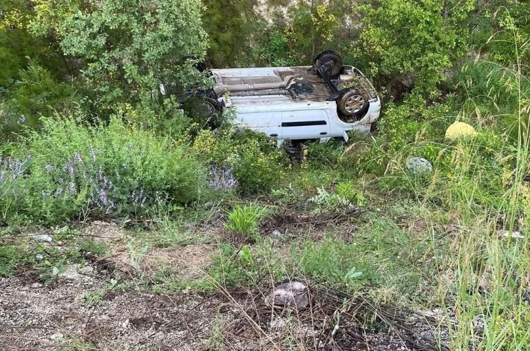 Burdur’da otomobil takla attı: 1 ölü, 2 yaralı 