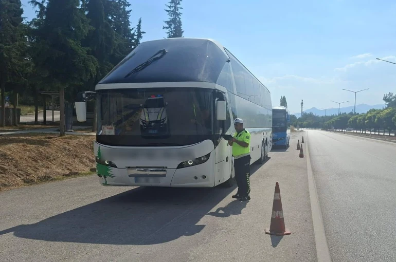 Burdur’da şehirlerarası yolcu otobüslerine sıkı denetim
