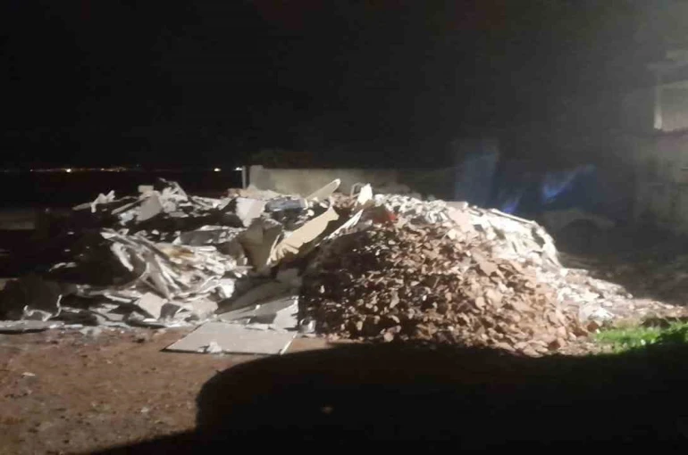 Burgazada’nın "6 Numara" sahilinde kaçak hafriyat dökümü iddiaları tepkilere neden oldu 