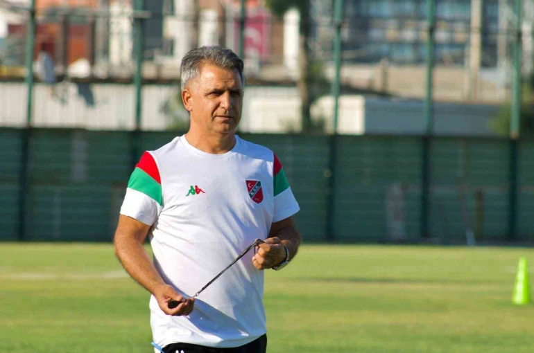 Burhanettin Basatemür: "Hedefi ve amacı olan bir genç takım kurduk" 