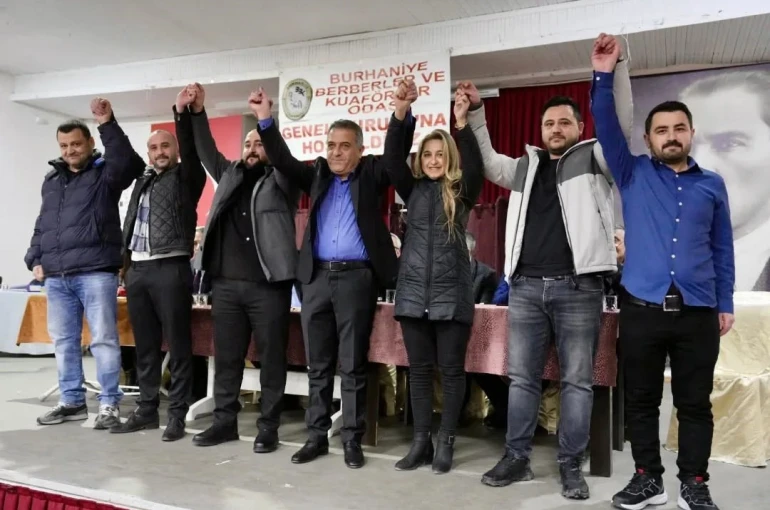 Burhaniye’ de Berberler ve Kuaförler Odası seçimi yapıldı 