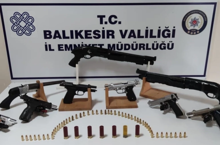 Burhaniye polisi suçlulara göz açtırmıyor