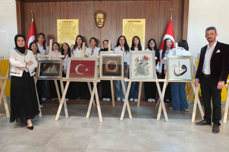 Burhaniye’de Filoğrafi kursundaki eserler ilgi gördü 