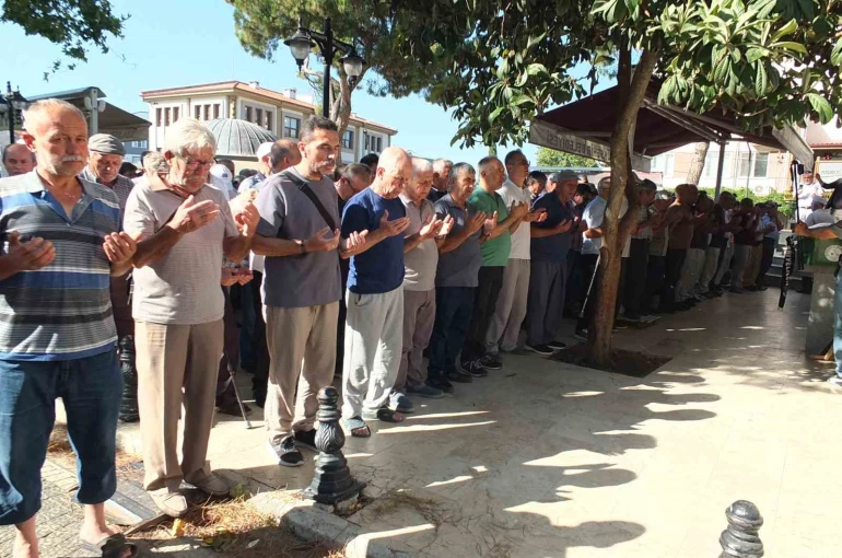 Burhaniye’de Gazeteci Şenol Torlak hayatını kaybetti 