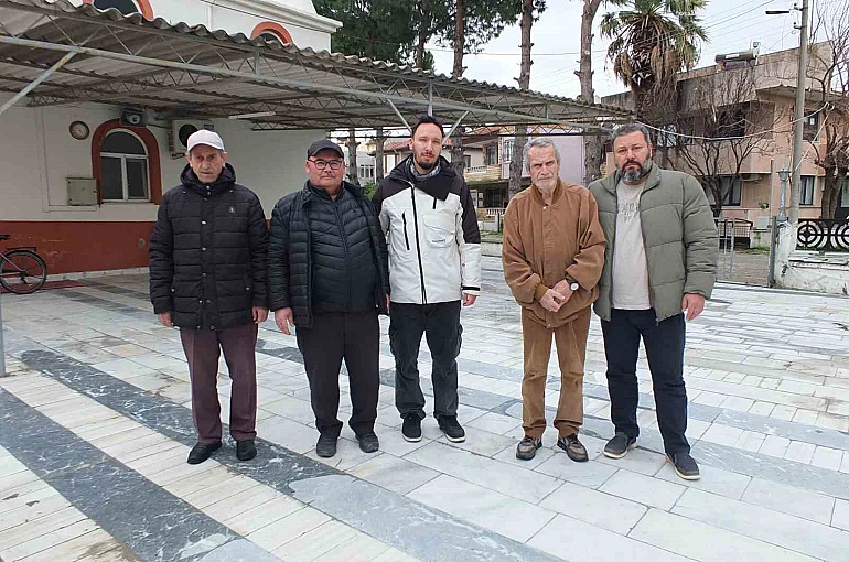 Burhaniye’de Hacı Gürsesler Cami imece ile ışıl ışıl oldu 