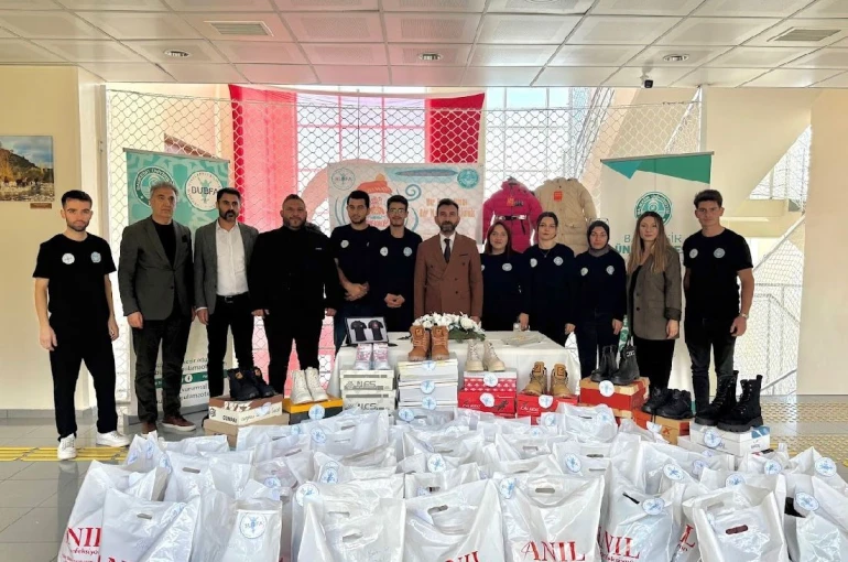 Burhaniye’de ihtiyaç sahibi öğrencilere kışlık destek sağlandı