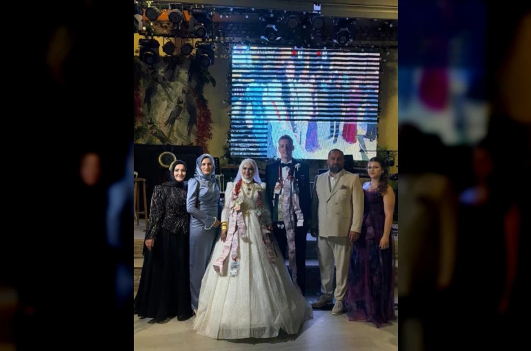 Burhaniye’de kadın muhtarın mutlu günü 