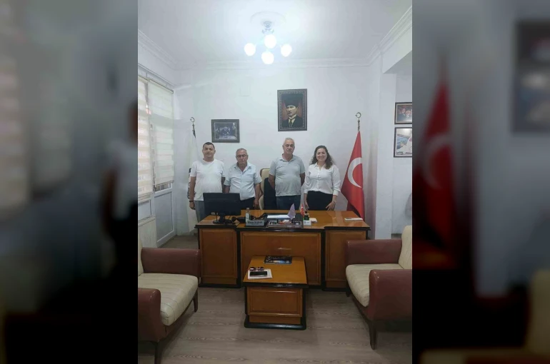 Burhaniye’de Sağlık Müdürü Akbey, Esnaf Odasını ziyaret etti