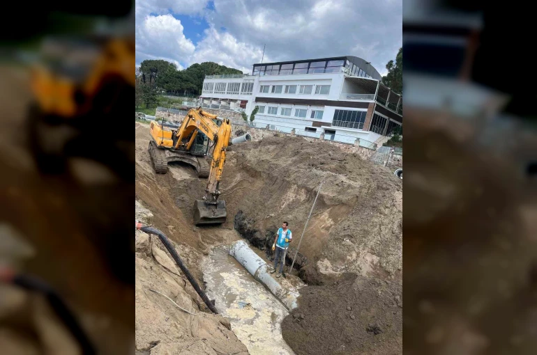 Burhaniye’de sezon öncesi Ören Plajında alt yapı çalışmalarına başlandı 