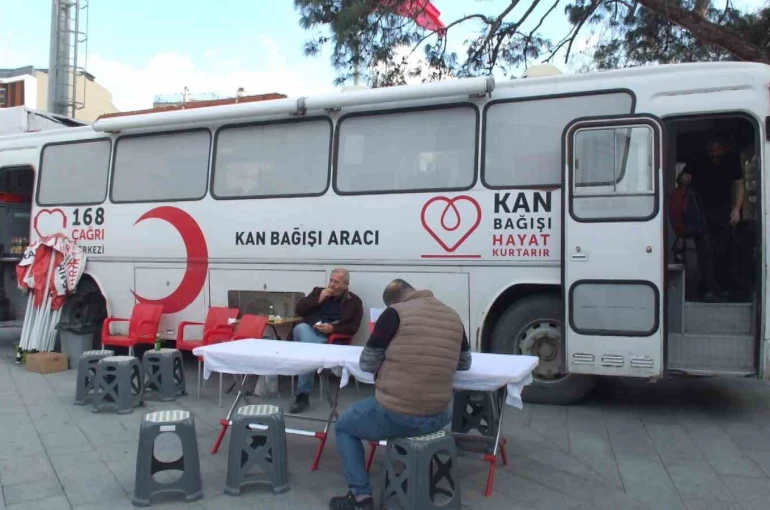 Burhaniyeliler kan bağışı paptı 