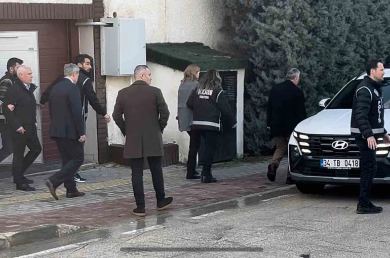 Bursa Büyükşehir Belediye Başkanı Bozbey gözaltına alındı 