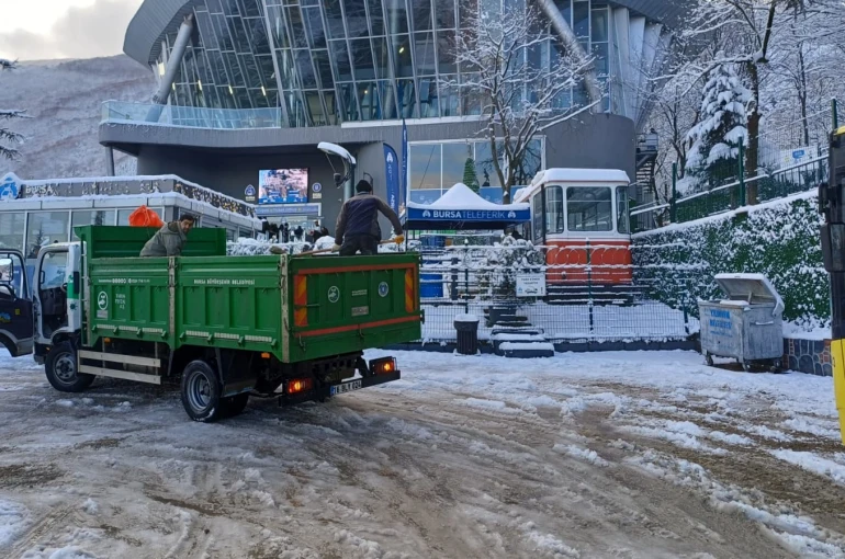 Bursa Büyükşehir’de kış mesaisi sürüyor 
